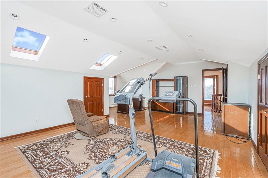 105 Kensington Street, Brooklyn, New York, 11235 image 37