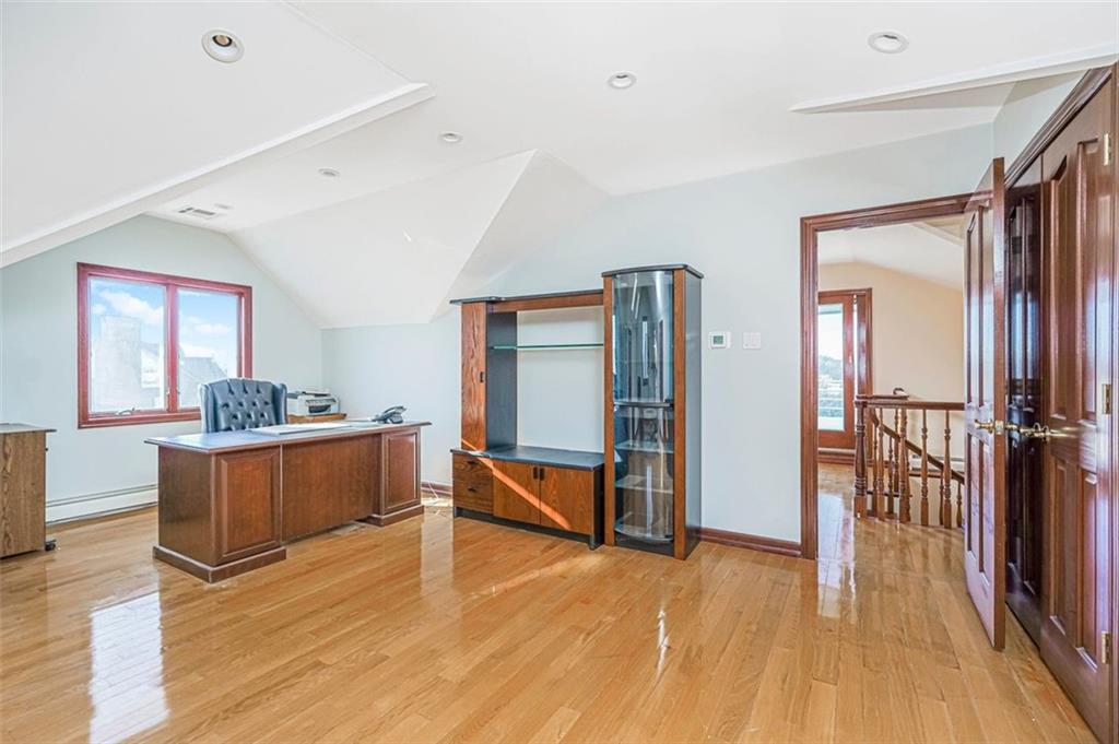 105 Kensington Street, Brooklyn, New York, 11235 image 38