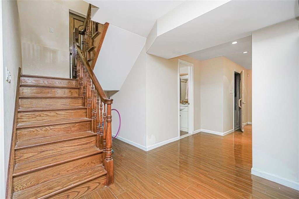 105 Kensington Street, Brooklyn, New York, 11235 image 40