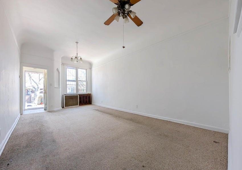 2652 Hubbard Street Image 2