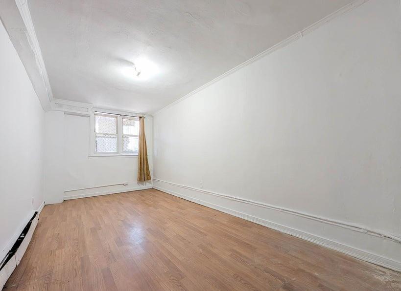 2652 Hubbard Street Image 4