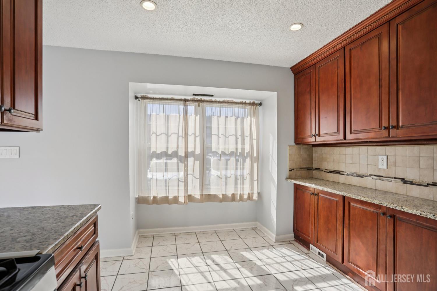 204 Hampshire Court, Piscataway, NJ, 08854 image 11