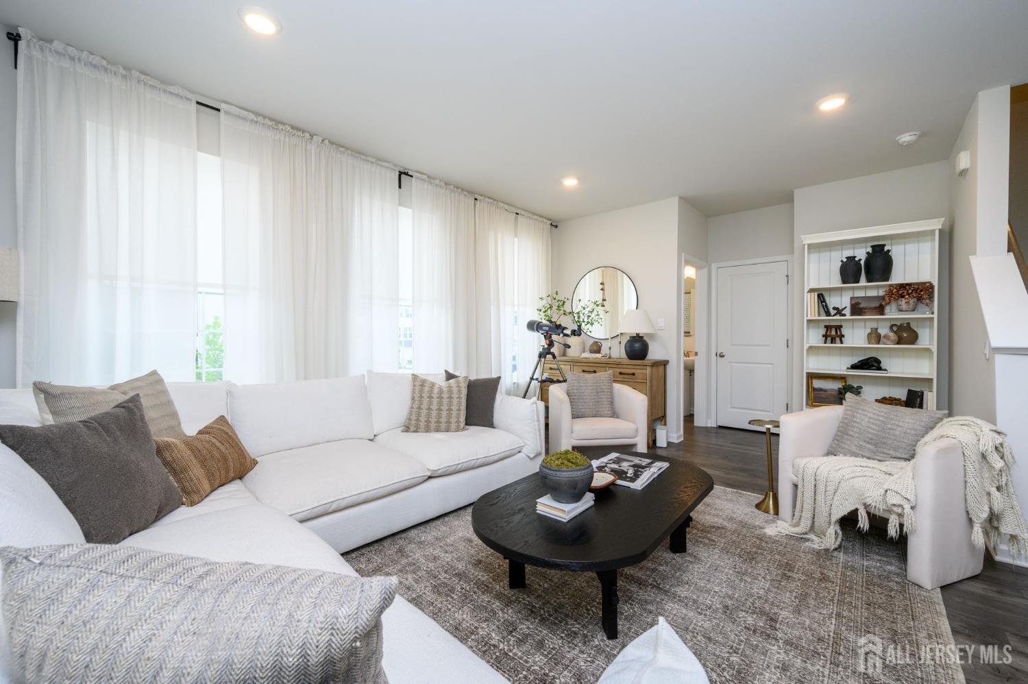 7 Foundry Boulevard Image 3