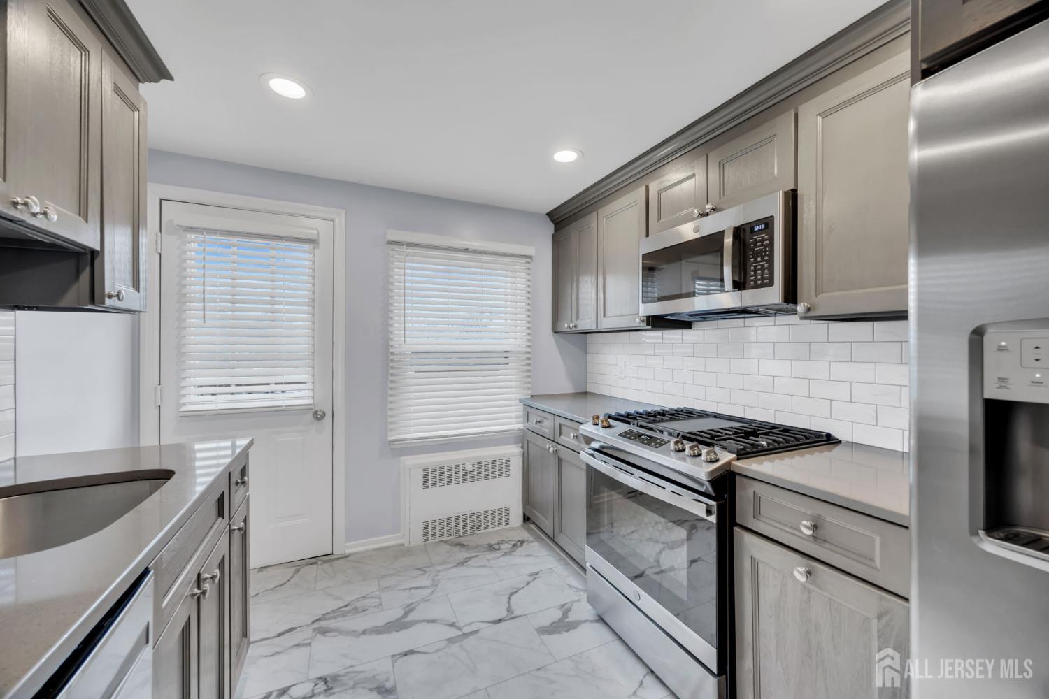 29-B Garfield Park Image 2