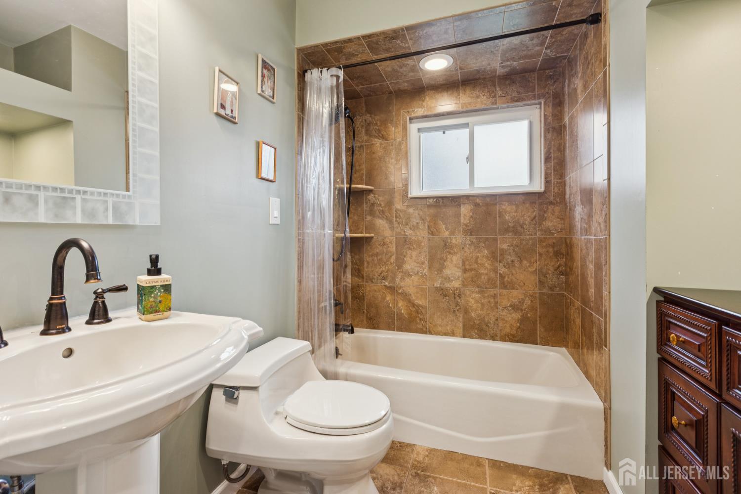 32 Tanglewood Lane, Colonia, NJ, 07067 image 10