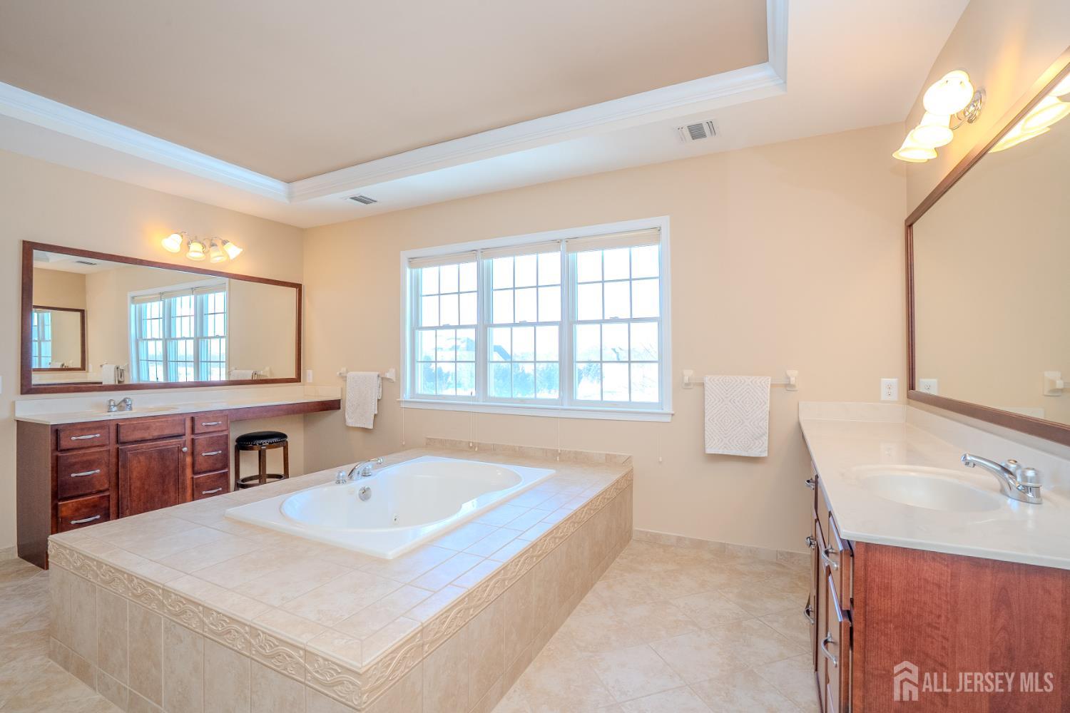 4 Heitz Lane, Hillsborough, NJ, 08844 image 49