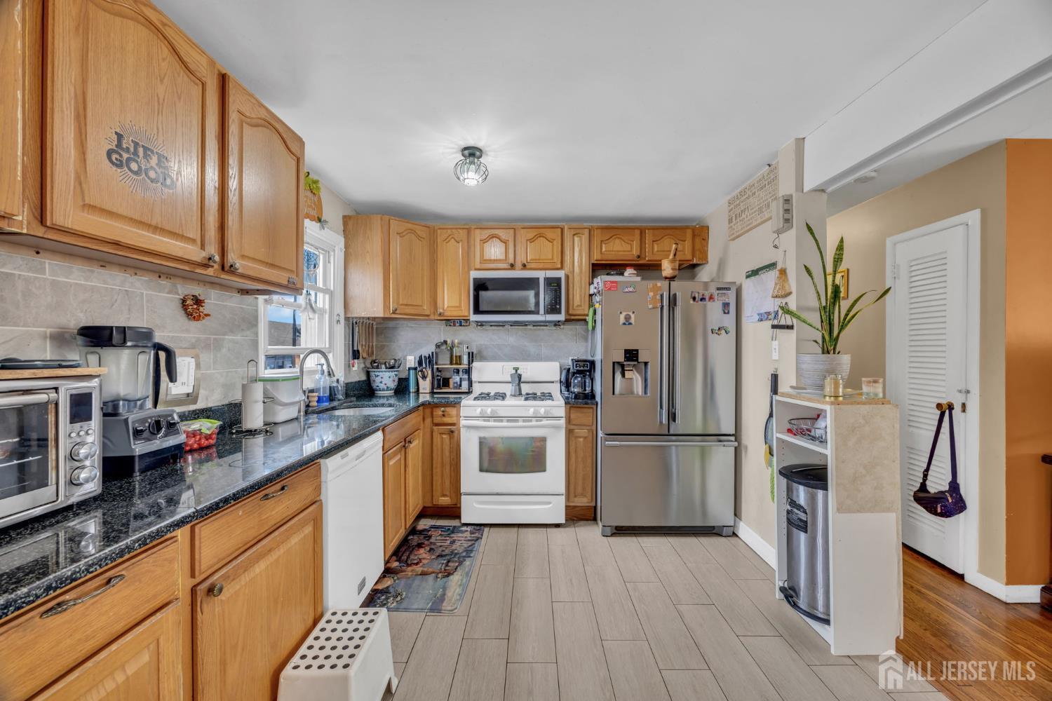 14 Hastings Place, Carteret, NJ, 07008 image 15