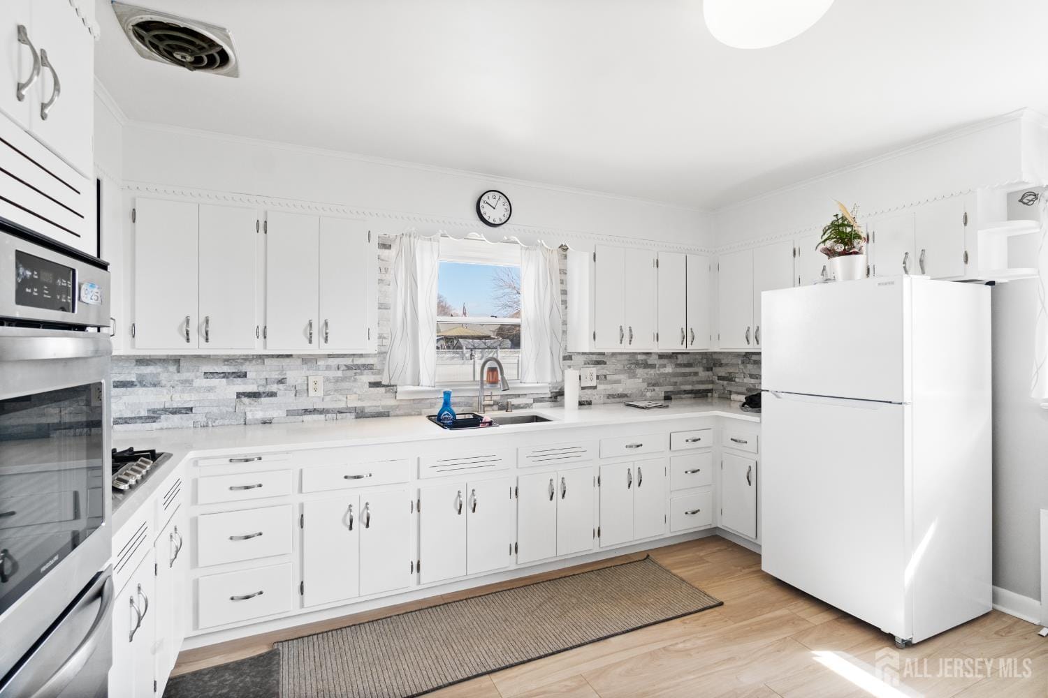 654 Colgate Avenue Image 4