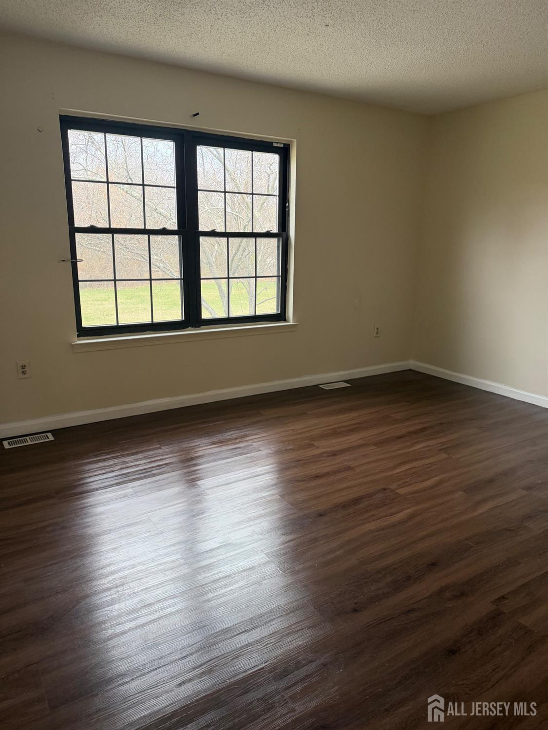 246 Hampshire Court Image 5