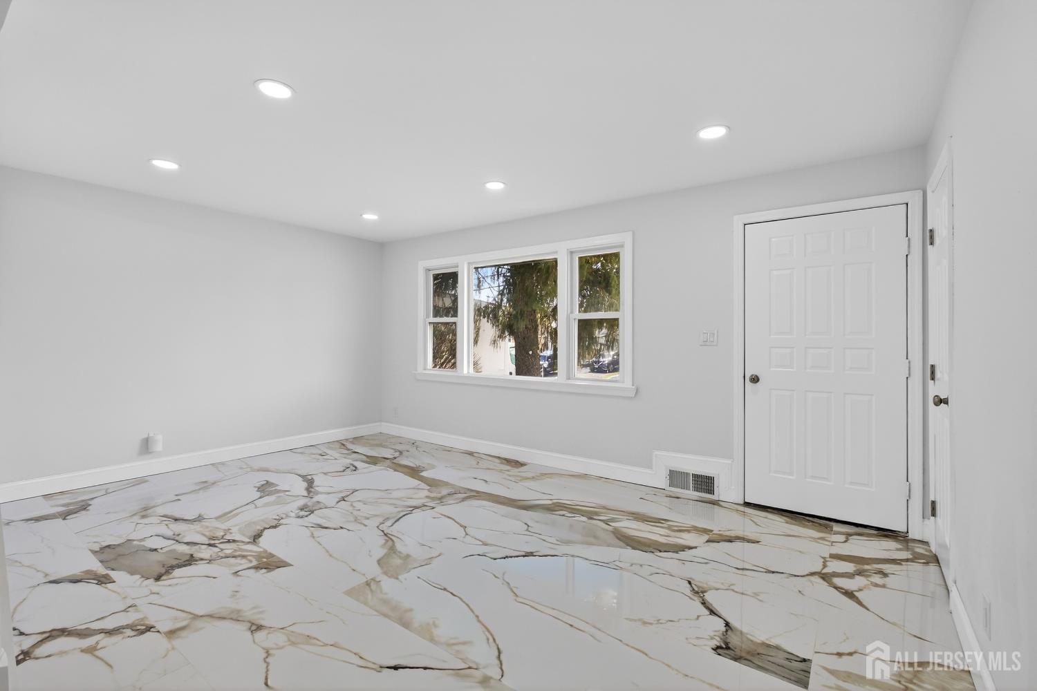 12 N Pennington Road, New Brunswick, NJ, 08901 image 37