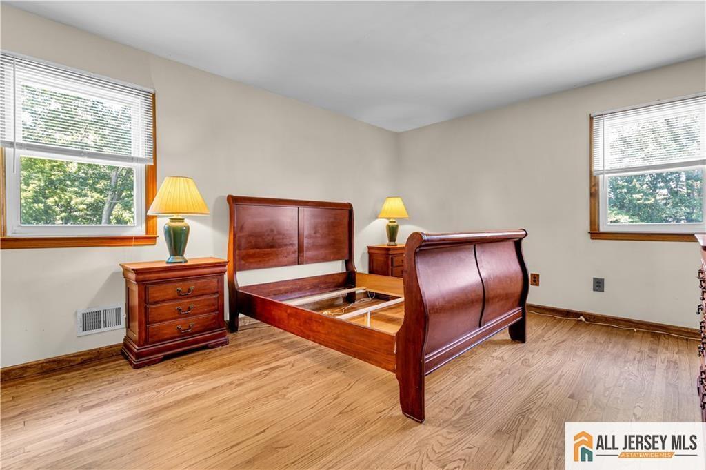 8 Whitehall Avenue, Edison, NJ, 08820 image 15