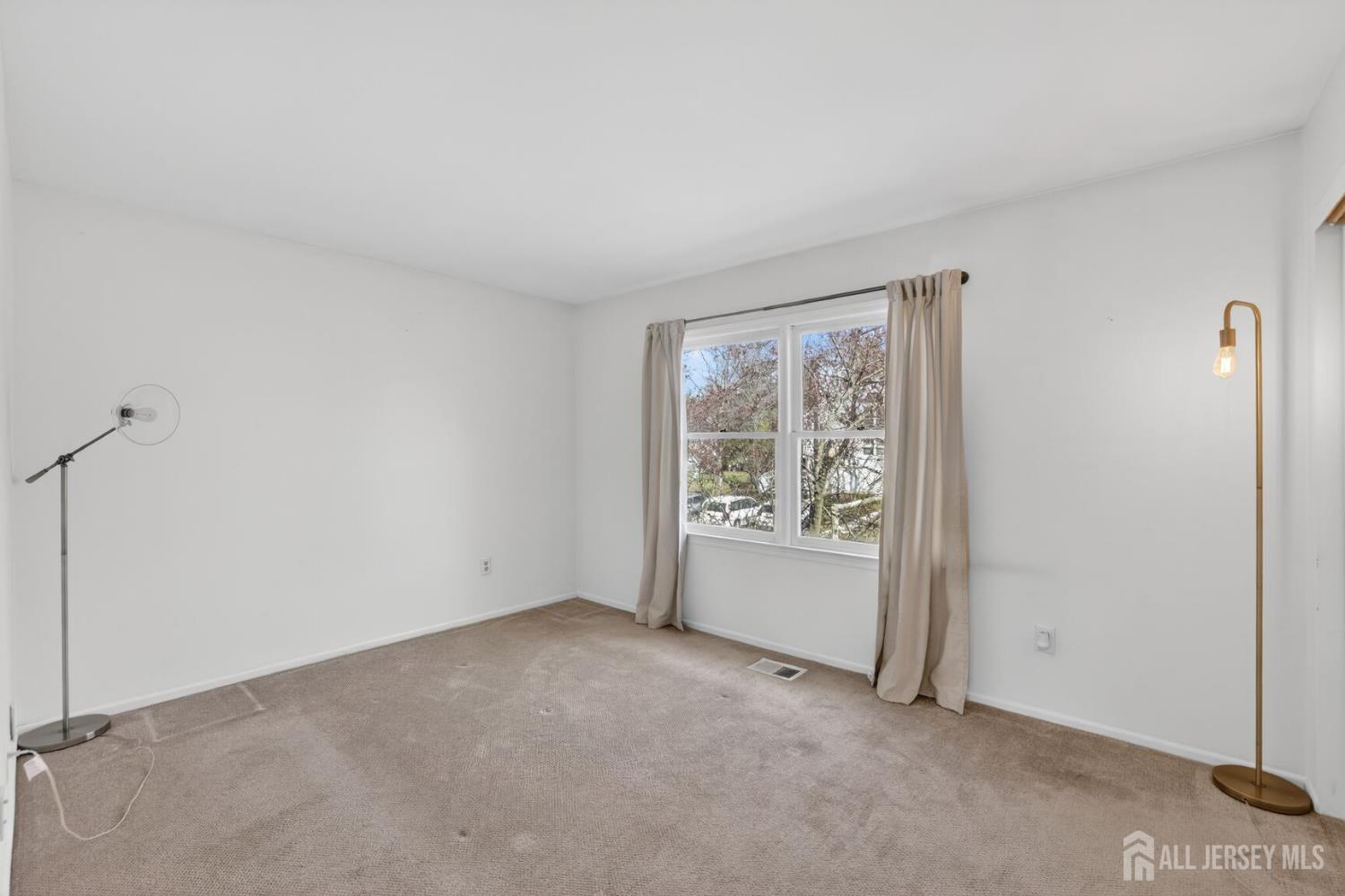 35 Dallenbach Lane, East Brunswick, NJ, 08816 image 12