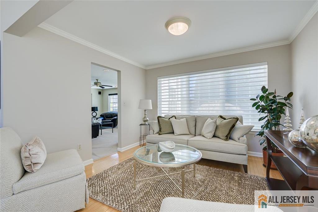 8 Pointer Place Image 4