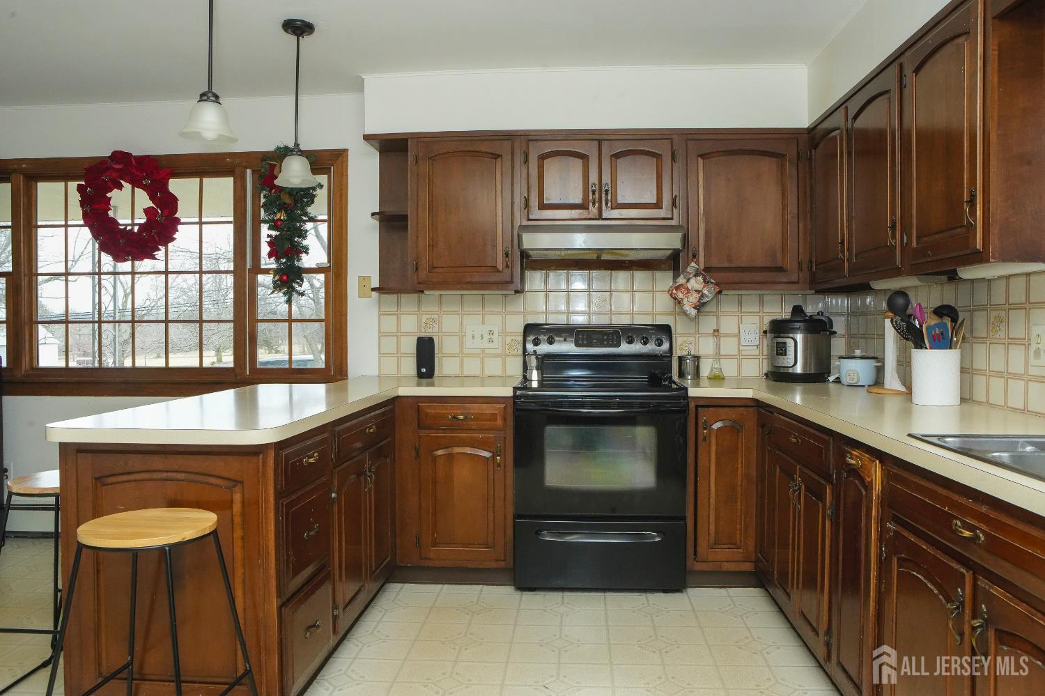 168 Line Road Image 3