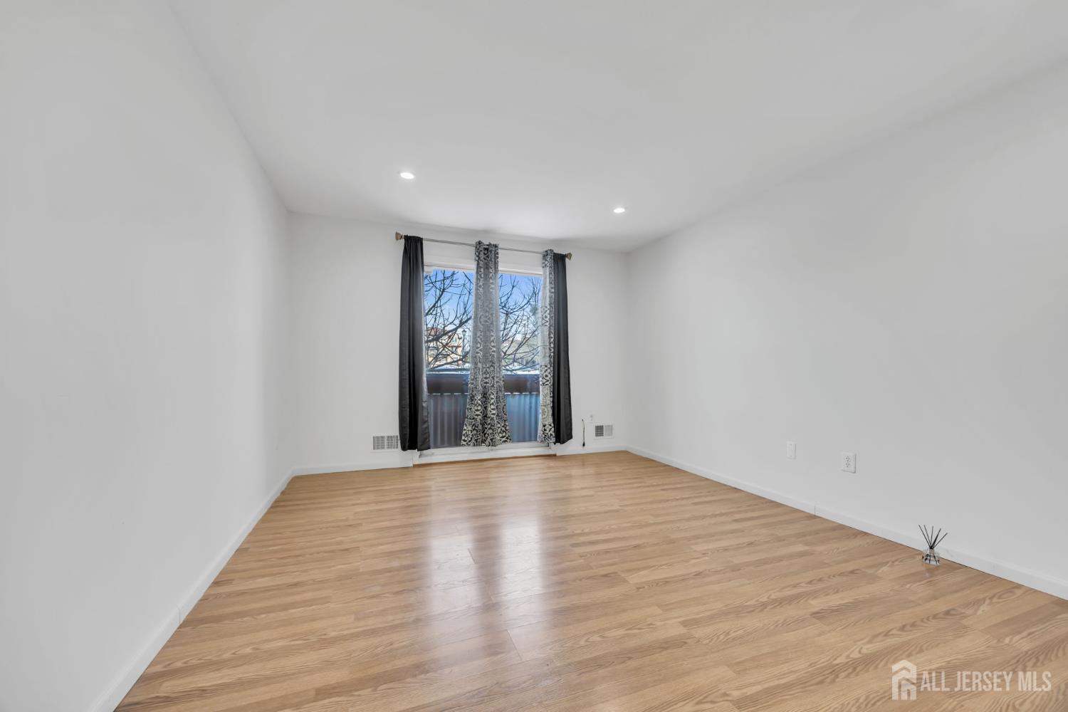 303 Michaels Court, Woodbridge Proper, NJ, 07095 image 12