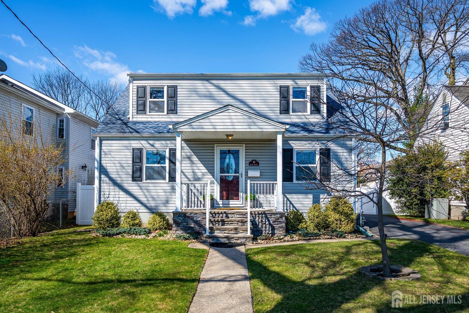 41 Lake Avenue, Metuchen, NJ, 08840