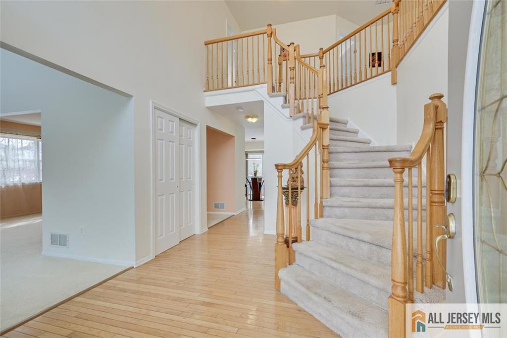 5 Labrador Drive Image 2