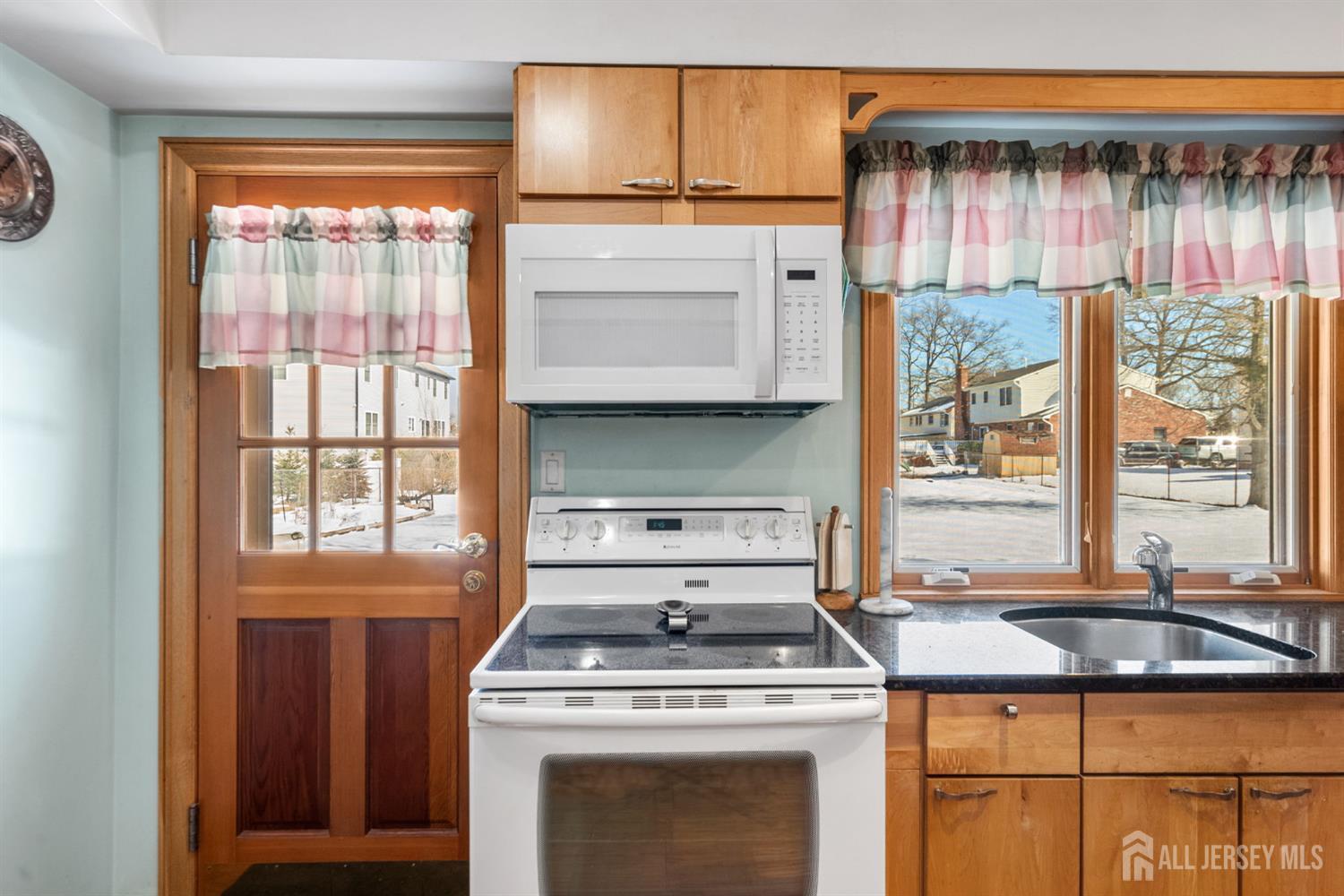 786 Wood Avenue, Colonia, NJ, 07067 image 12