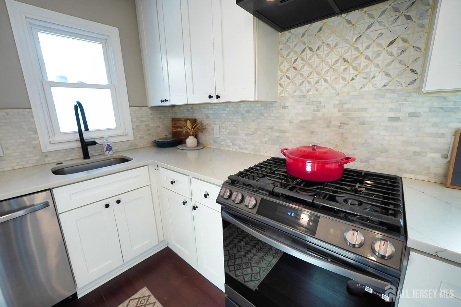 28 E Duchess Avenue Image 3