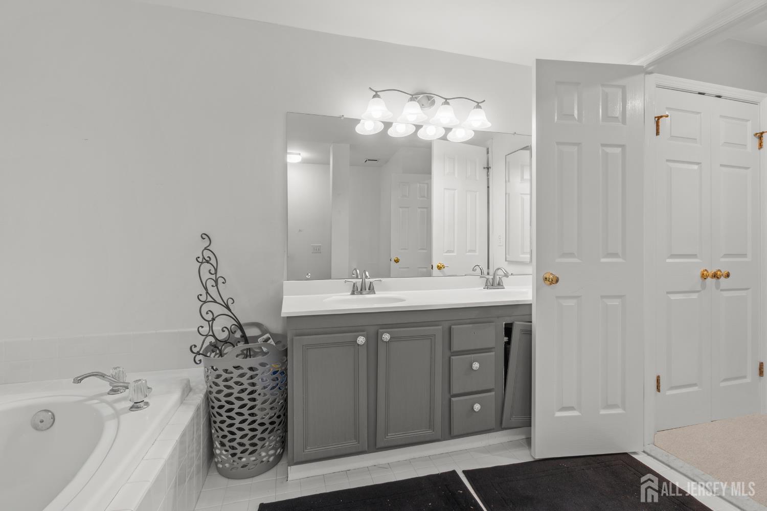 8 Pine Valley Lane, Monroe, NJ, 08831 image 26