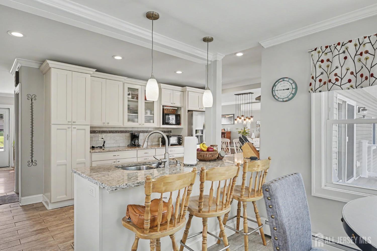 70 Oxford Road, Colonia, NJ, 07067 image 14