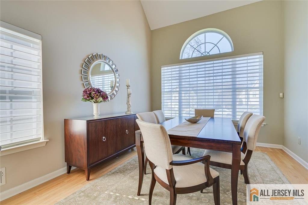 8 Pointer Place Image 3