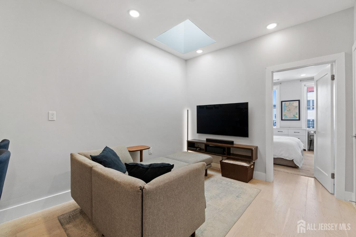 406 Madison Street 4L Image 3