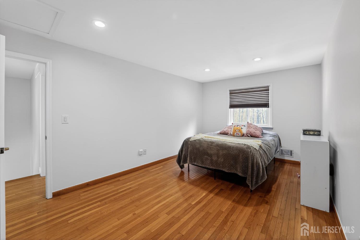 17 Willow Drive, Old Bridge, NJ, 08857 image 20