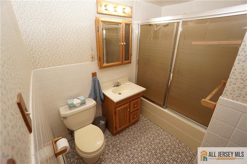 32 Predmore Avenue, Colonia, NJ, 07067 image 18