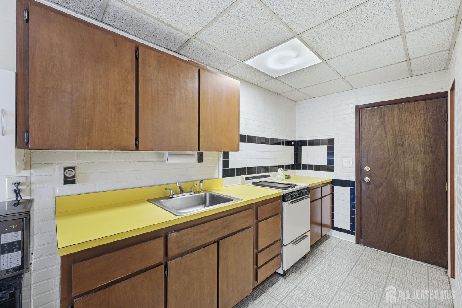 587 Marlboro Road, Old Bridge, NJ, 08857 image 24