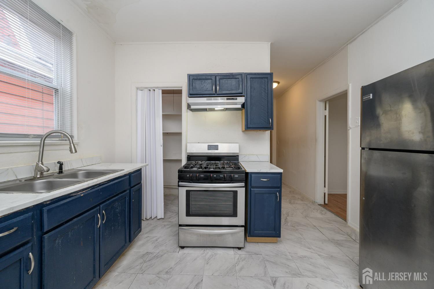 1053 Hunterdon Street, Newark, NJ, 07112 image 28