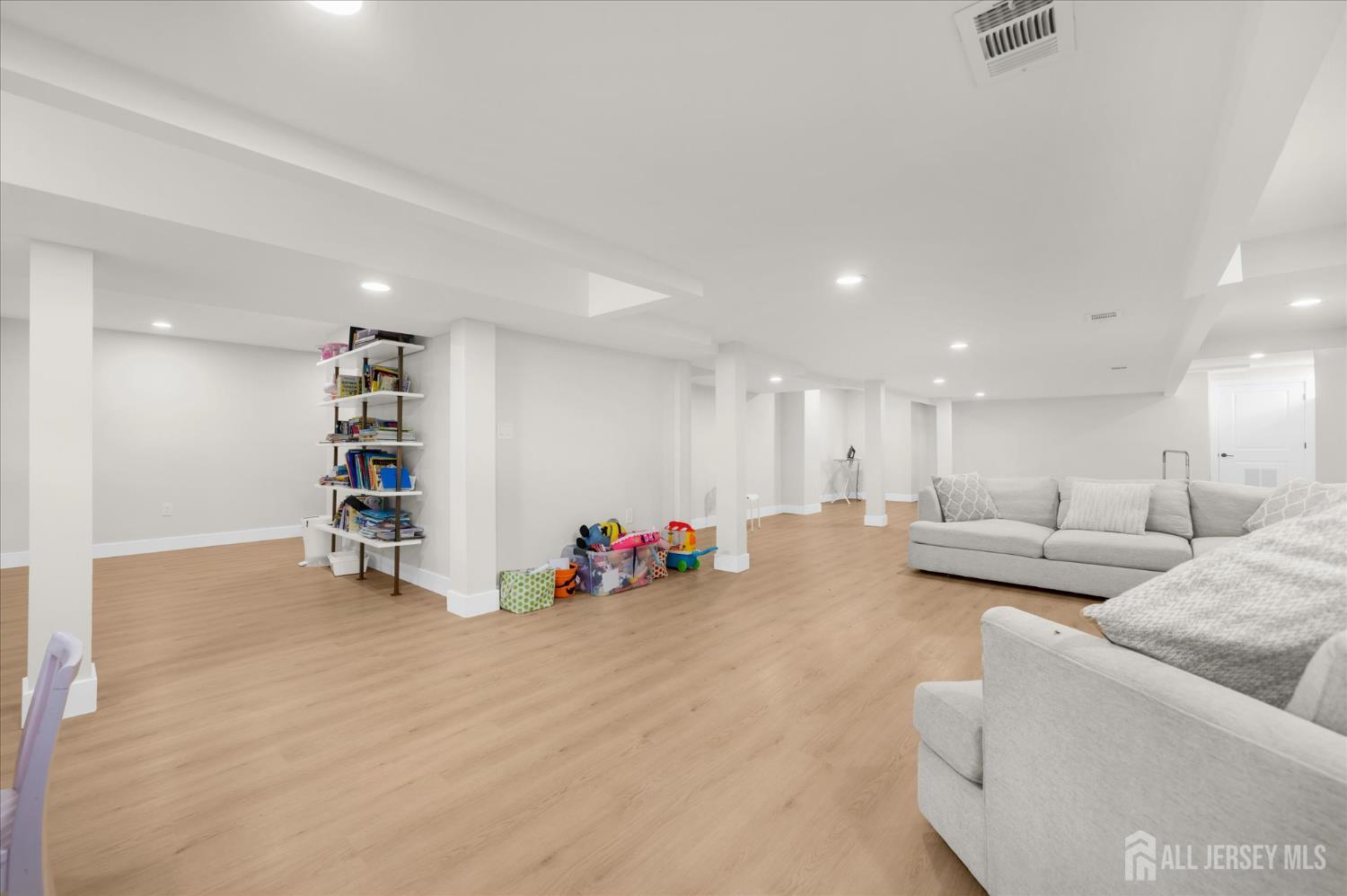 86 Treetops Circle, Franklin Twsp, NJ, 08540 image 34