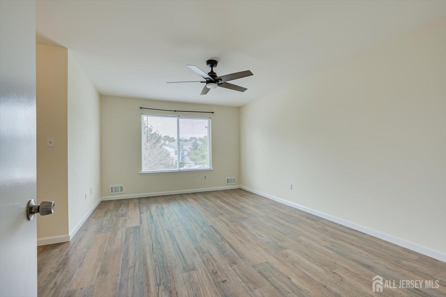 13 Peachtree Lane Image 5