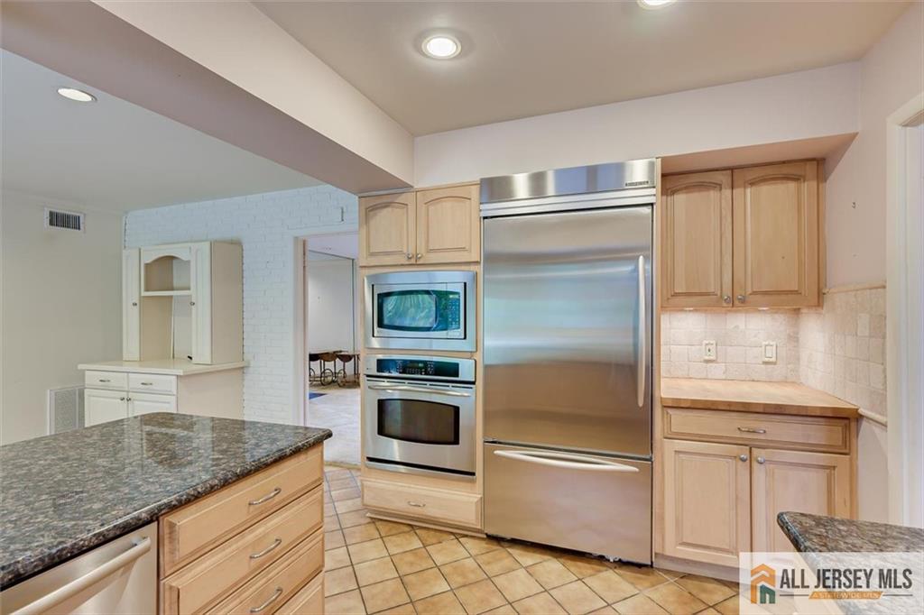 12 Lakeridge Drive Image 5