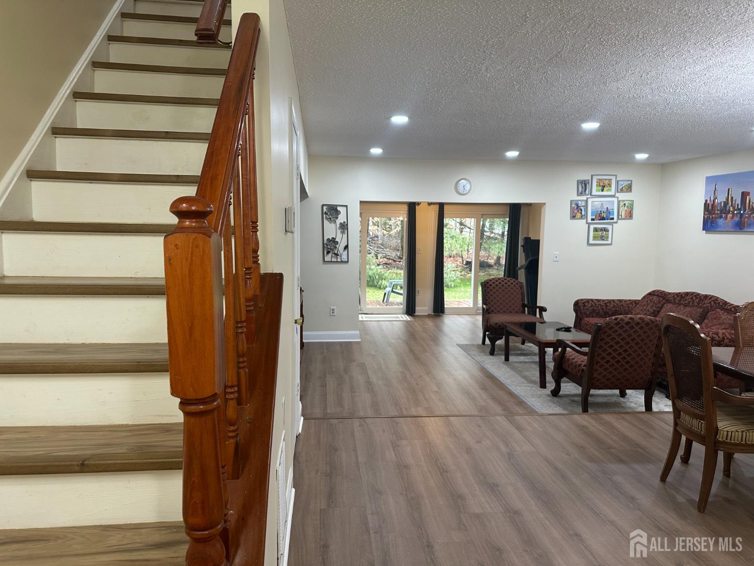 13 Albury Way Image 2