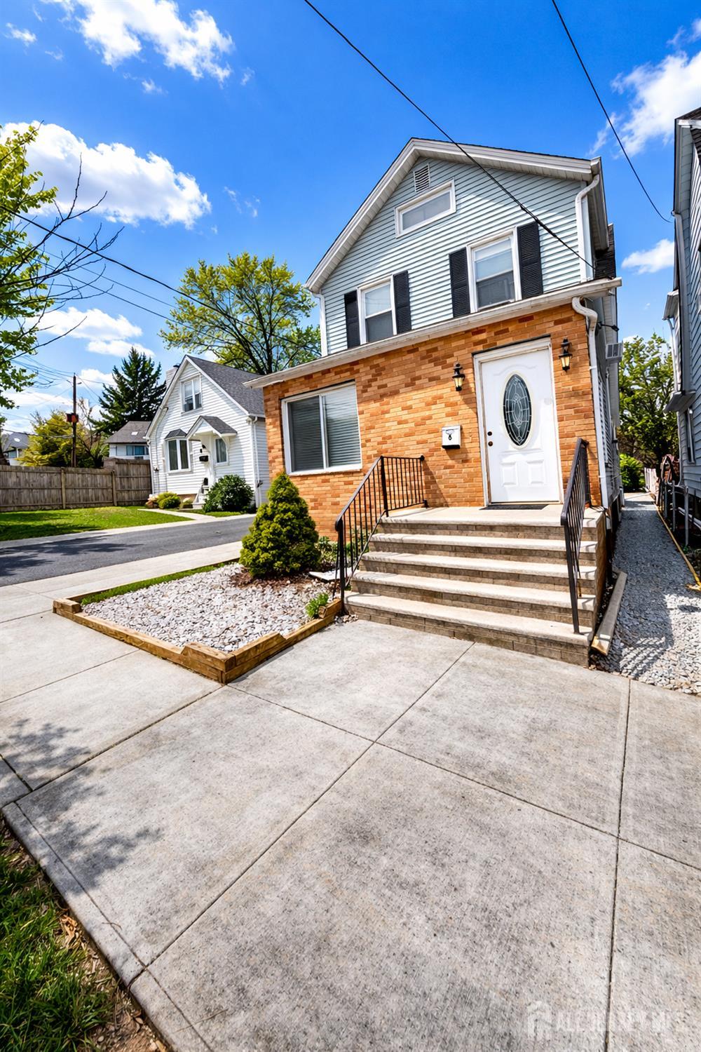 6 S 9th Avenue Image 2