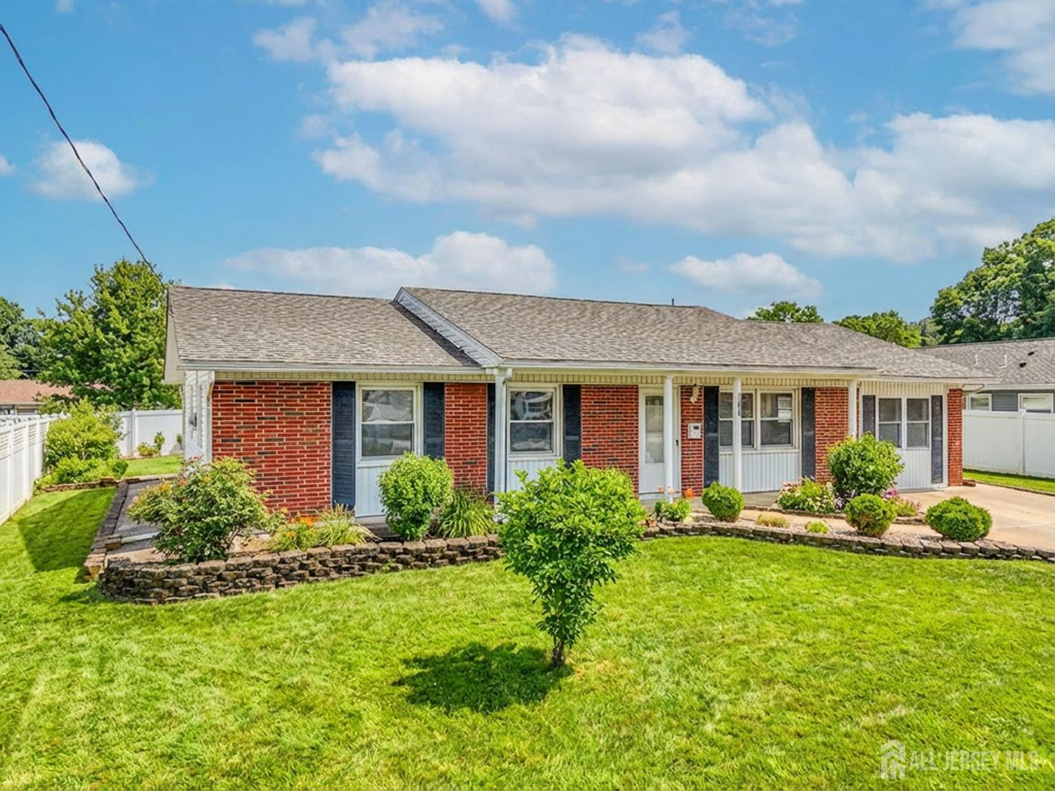 106 Monmouth Road Image 1