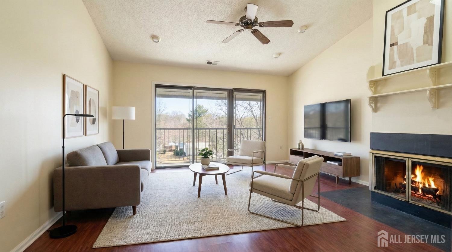 479 Danbury Lane Image 2