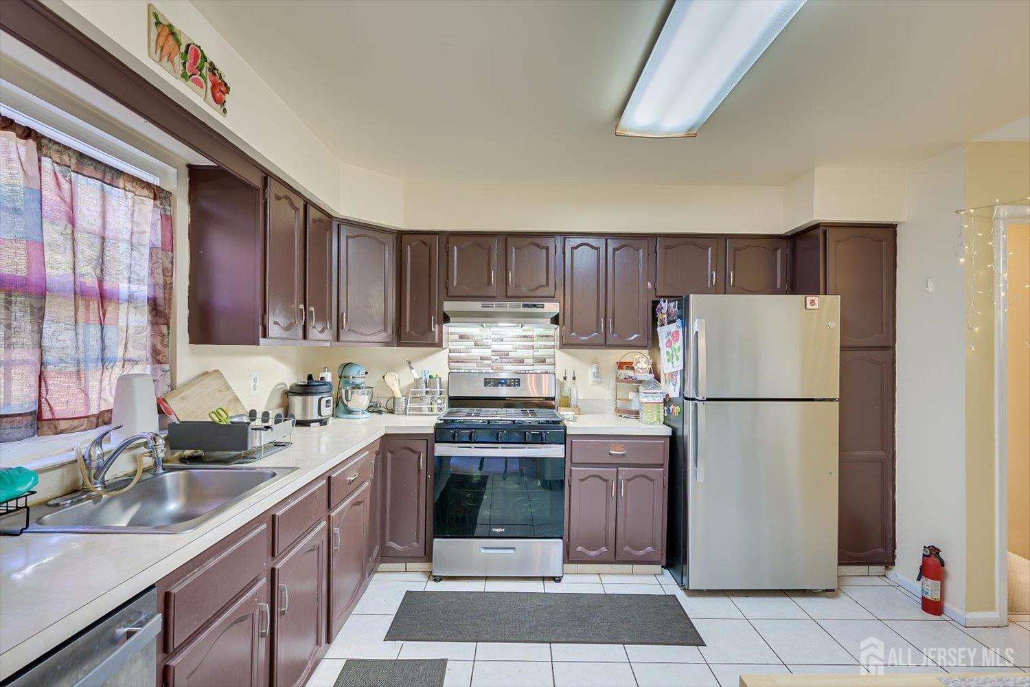 1704 Deerfield Drive, Edison, NJ, 08820 image 18