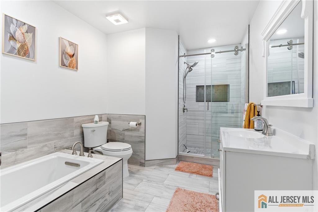 9 Barn Swallow Boulevard, Marlboro, NJ, 07746 image 39