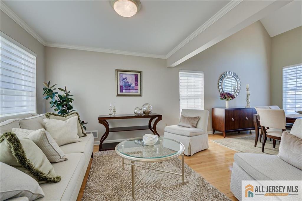 8 Pointer Place Image 5