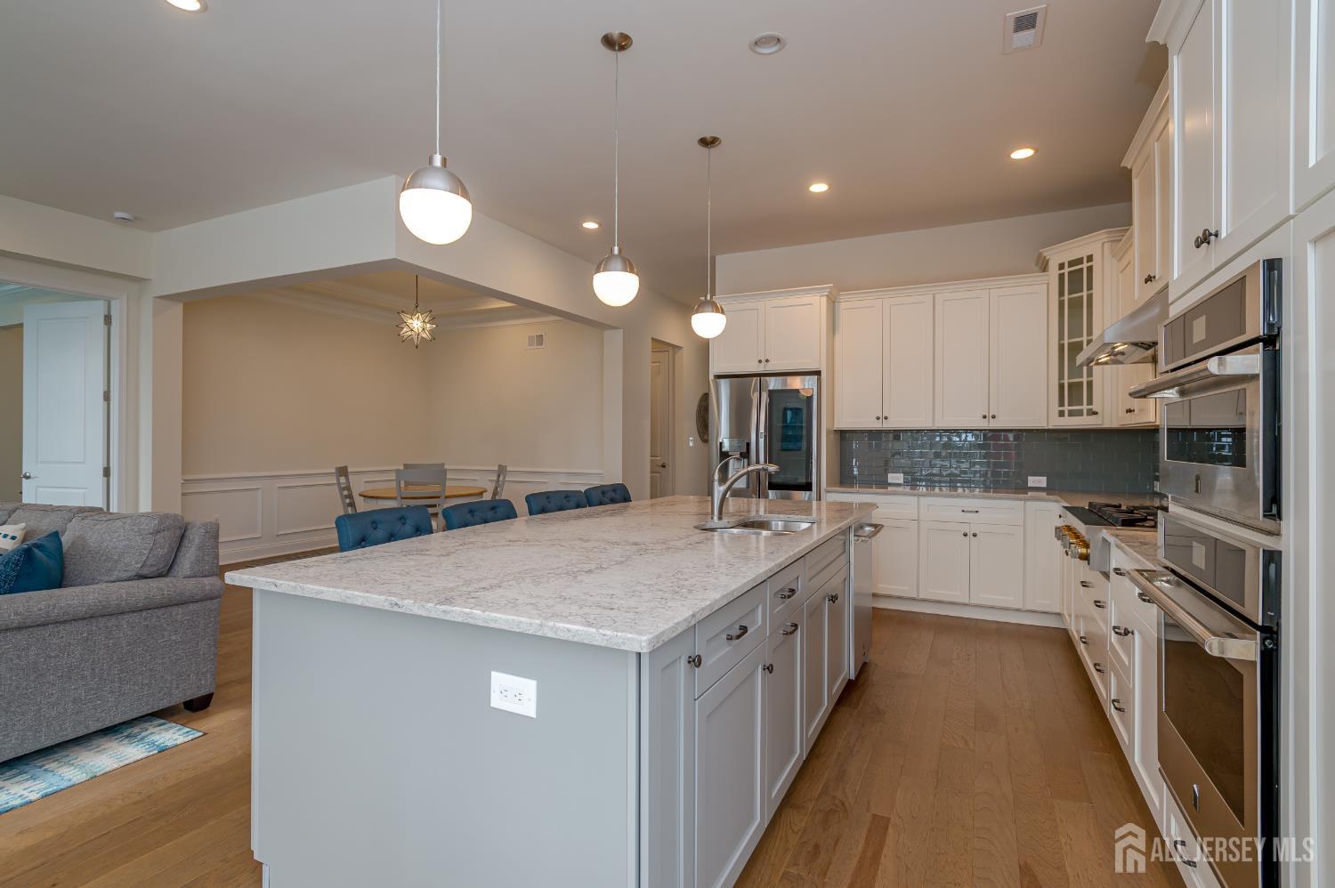 3 Inter Lachen Court, Monroe, NJ, 08831