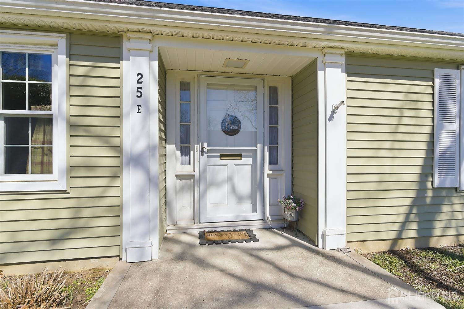 25 E Rossmoor Drive Image 2