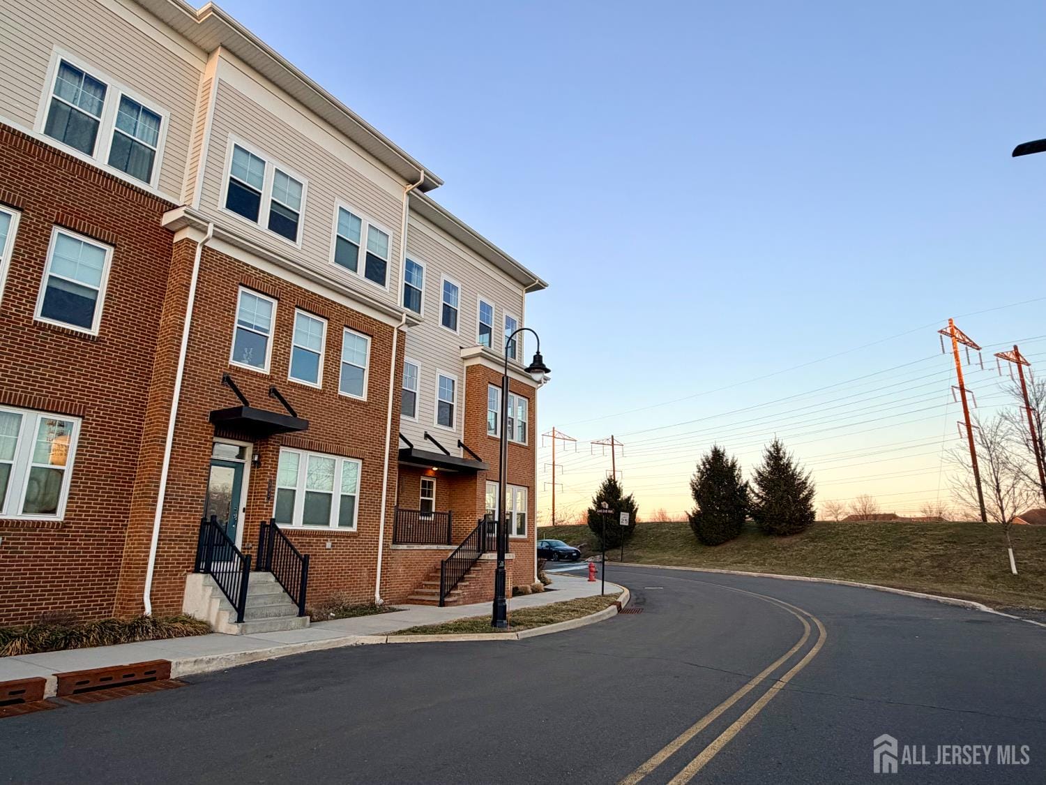 338 South Drive, North Brunswick, NJ, 08902 image 25