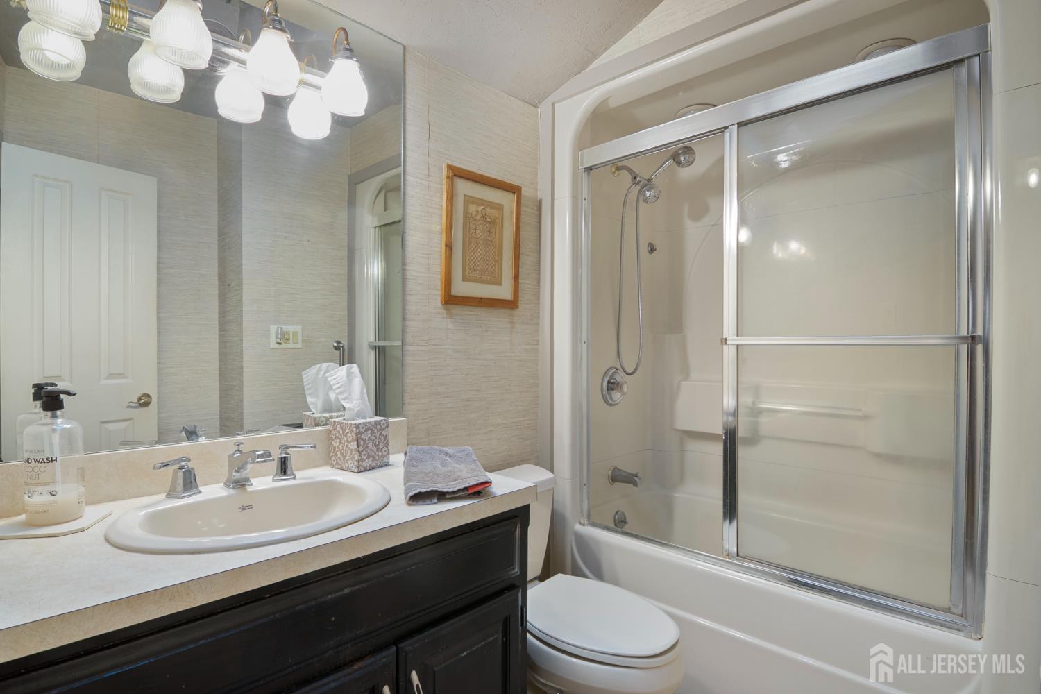 12 Kester Drive, Edison, NJ, 08817 image 21