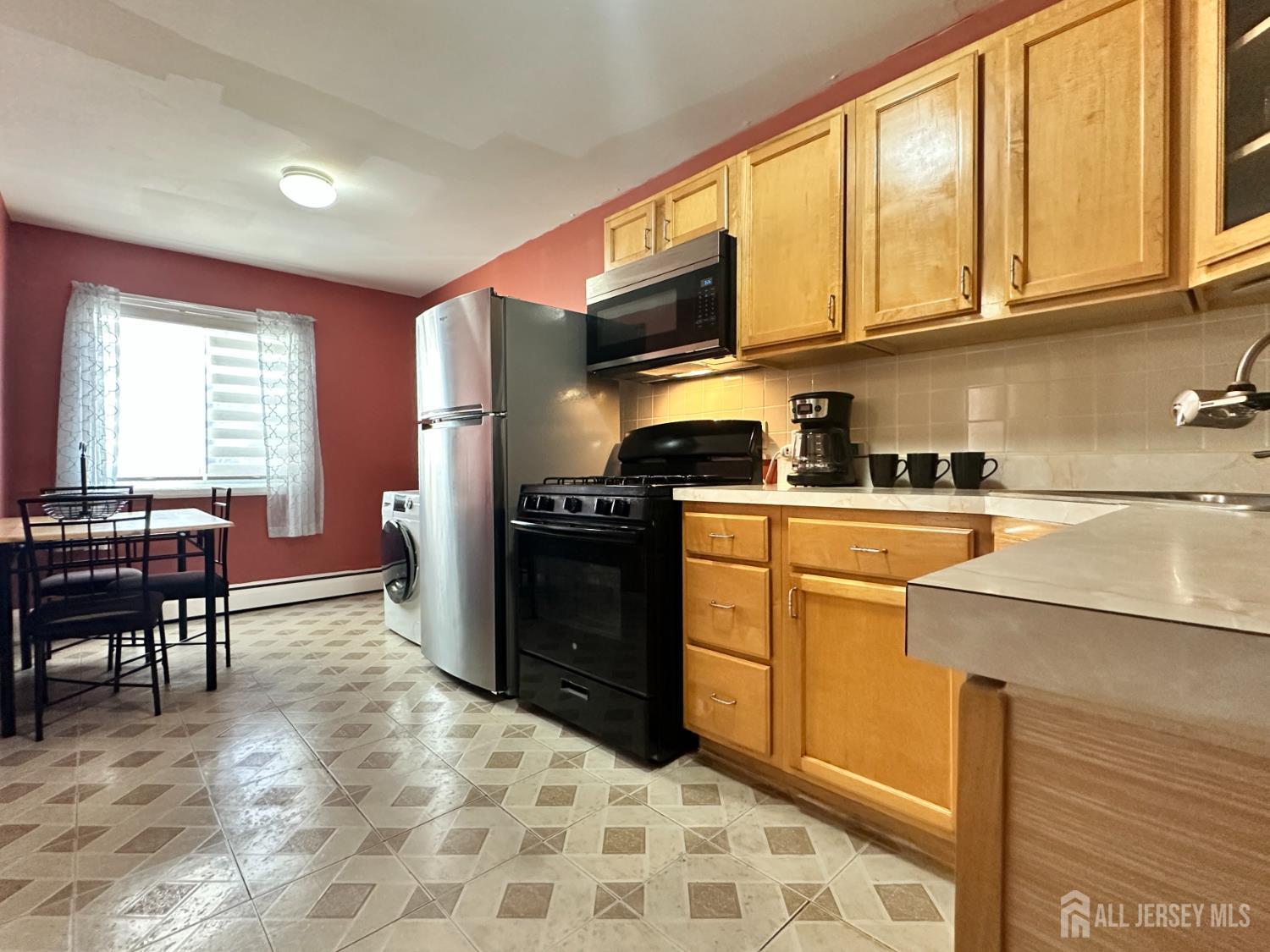 9 Lake Avenue 3B Image 5