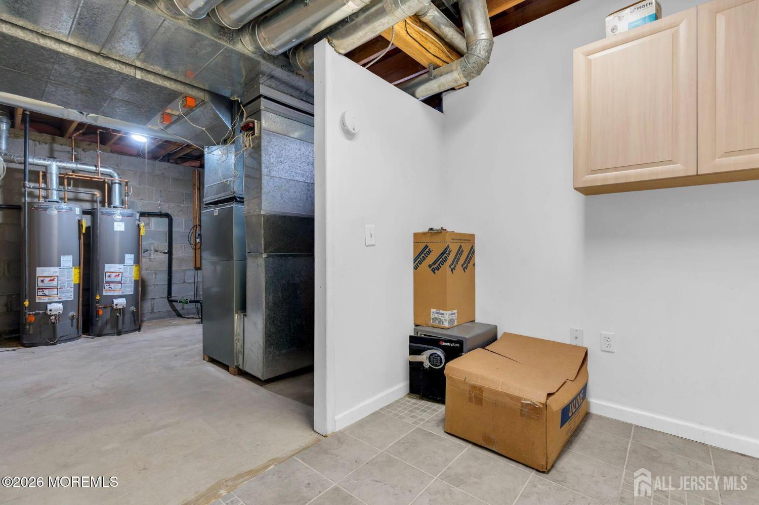 18 Lysbeth Lane, Matawan, NJ, 07748 image 33