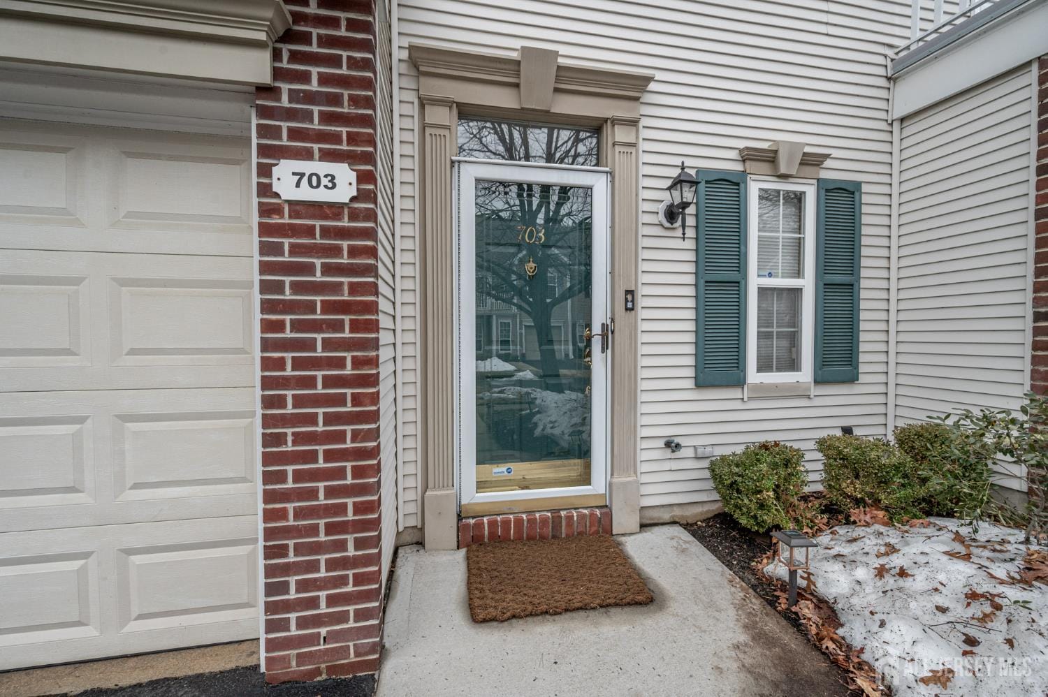 703 Carnaby Lane Image 3