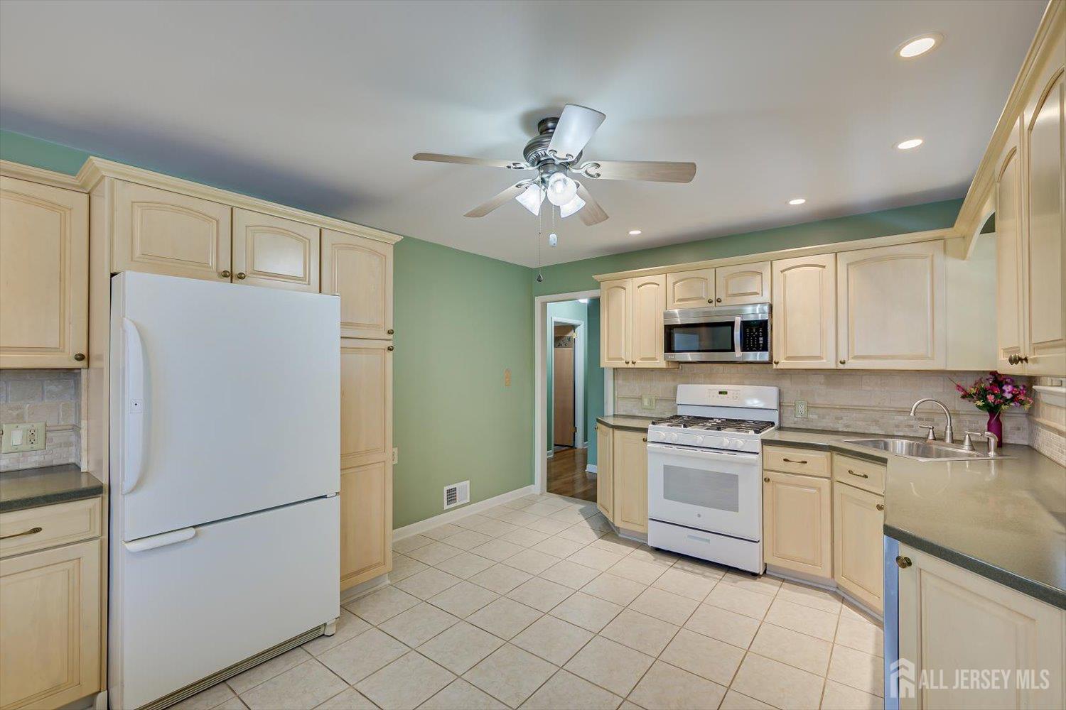 10 James Street, South River, NJ, 08882 image 9