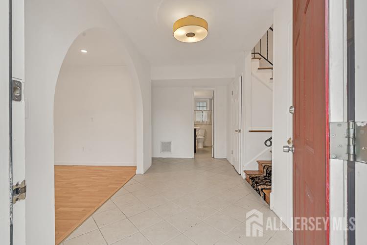 1035 Hillside Drive Image 2